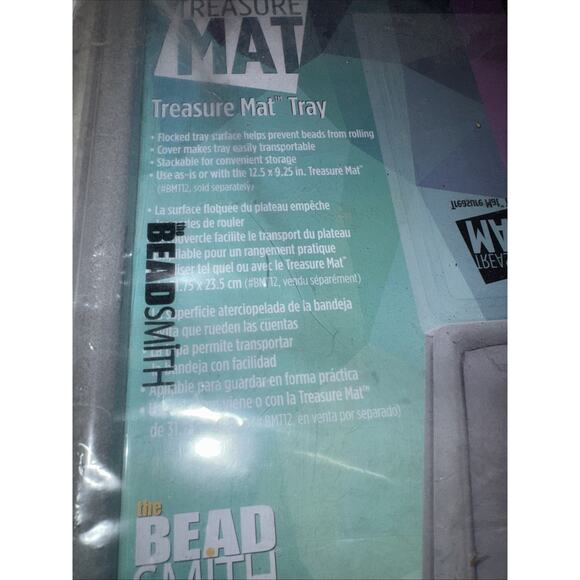 Beadsmith BMT12 Flocked Treasure Mat Tray with Clear Lid - 12.5 x 9.25 - Picture 2 of 3